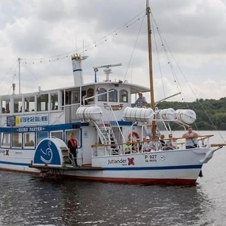 Idyllisk, Historisk Byhus Ved Fjorden I Mariager Exterior photo